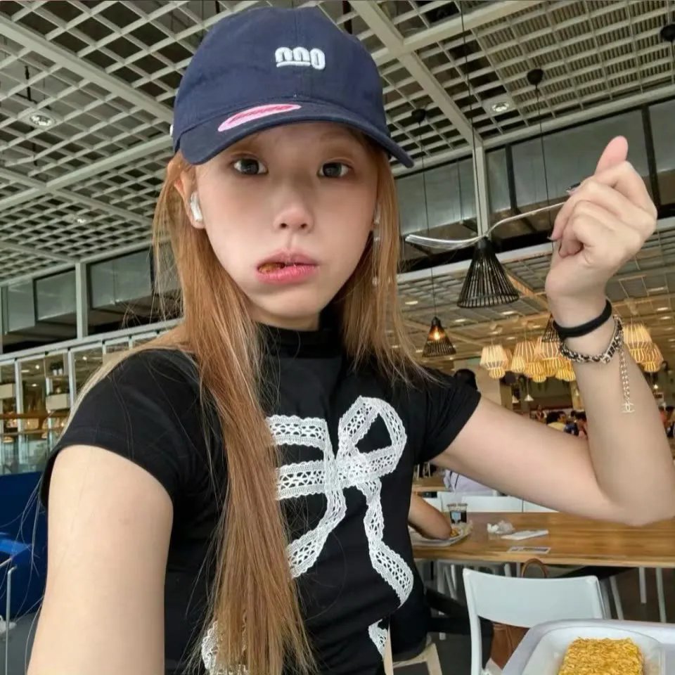 情谜睡美人海报